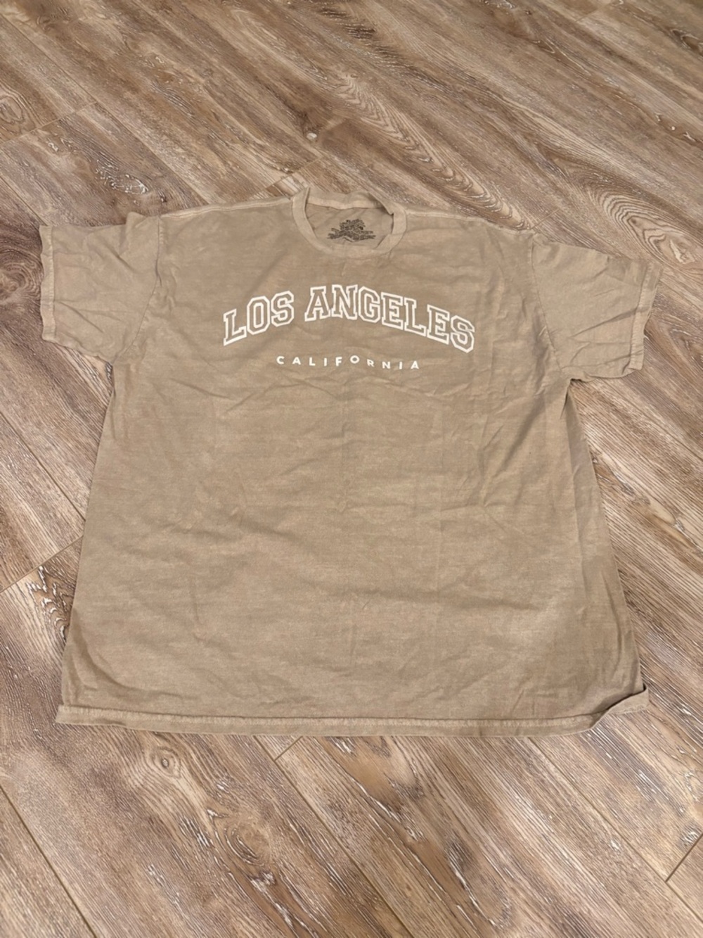 Los Angeles Graphic Tee in Tan - Casual Shirt size XL